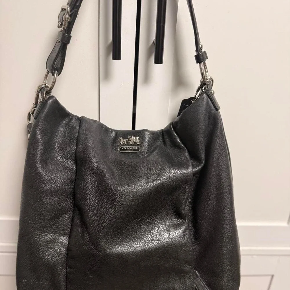 Coach Black Pebbled Hobo Shoulder Bag Zip Top Purple Lined Pockets Silver